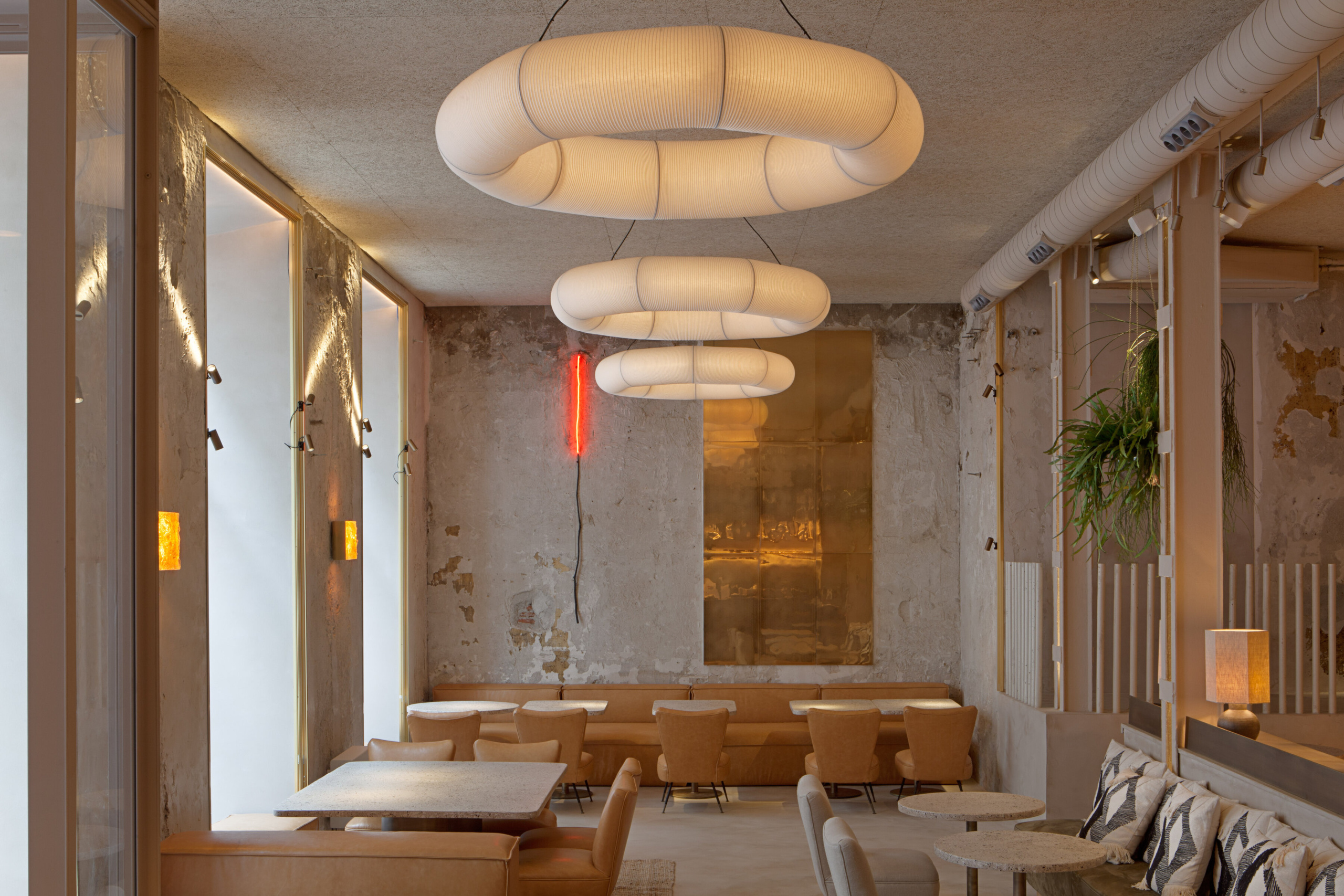 Au–akt-Restaurant-Madrid-in-Love-Asier-Rua-TEKIO-Circular-8975-x2400