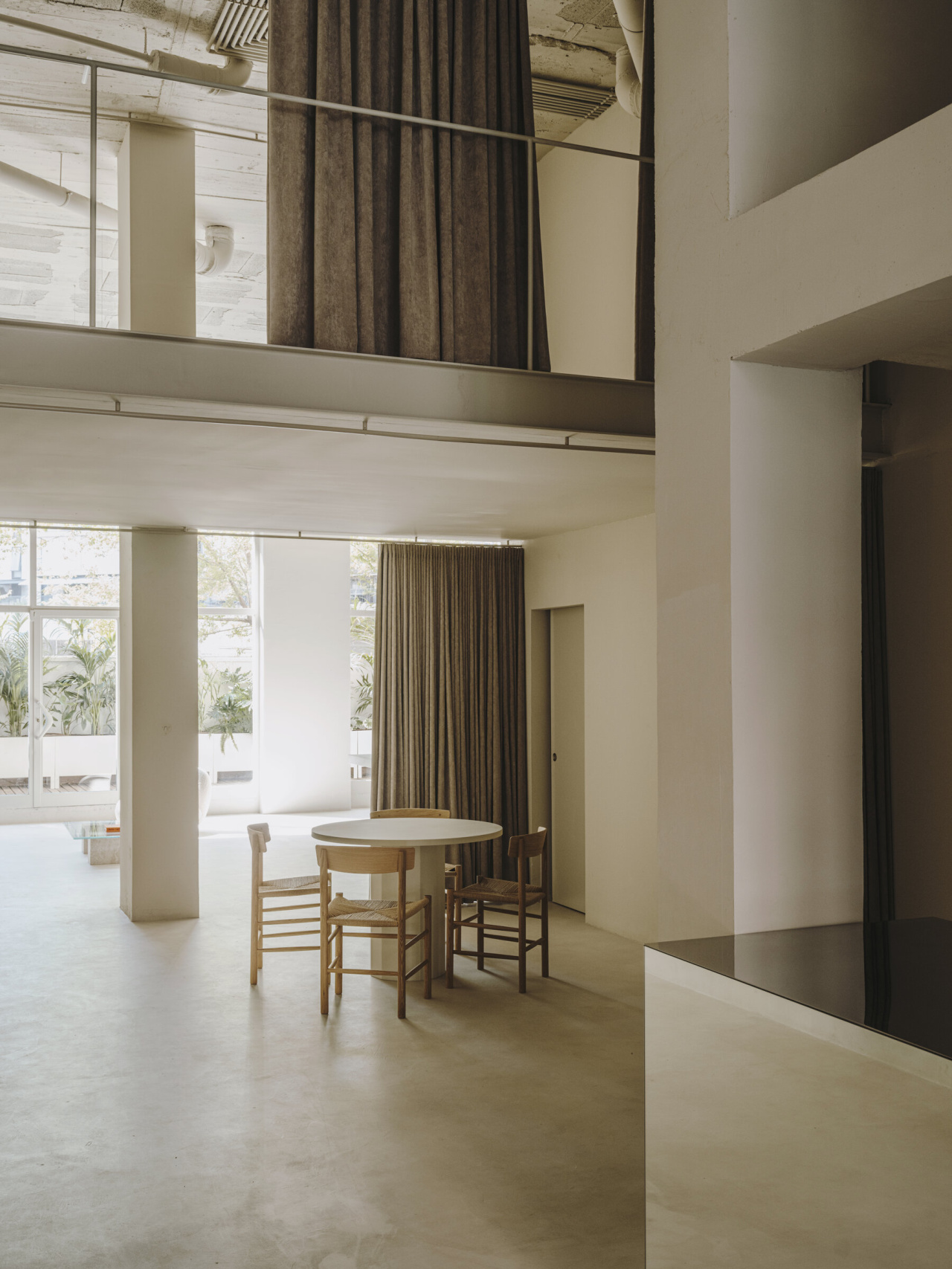 SixNFive-showroom-Salva-Lopez-TEKIO-DSF1193-x2400