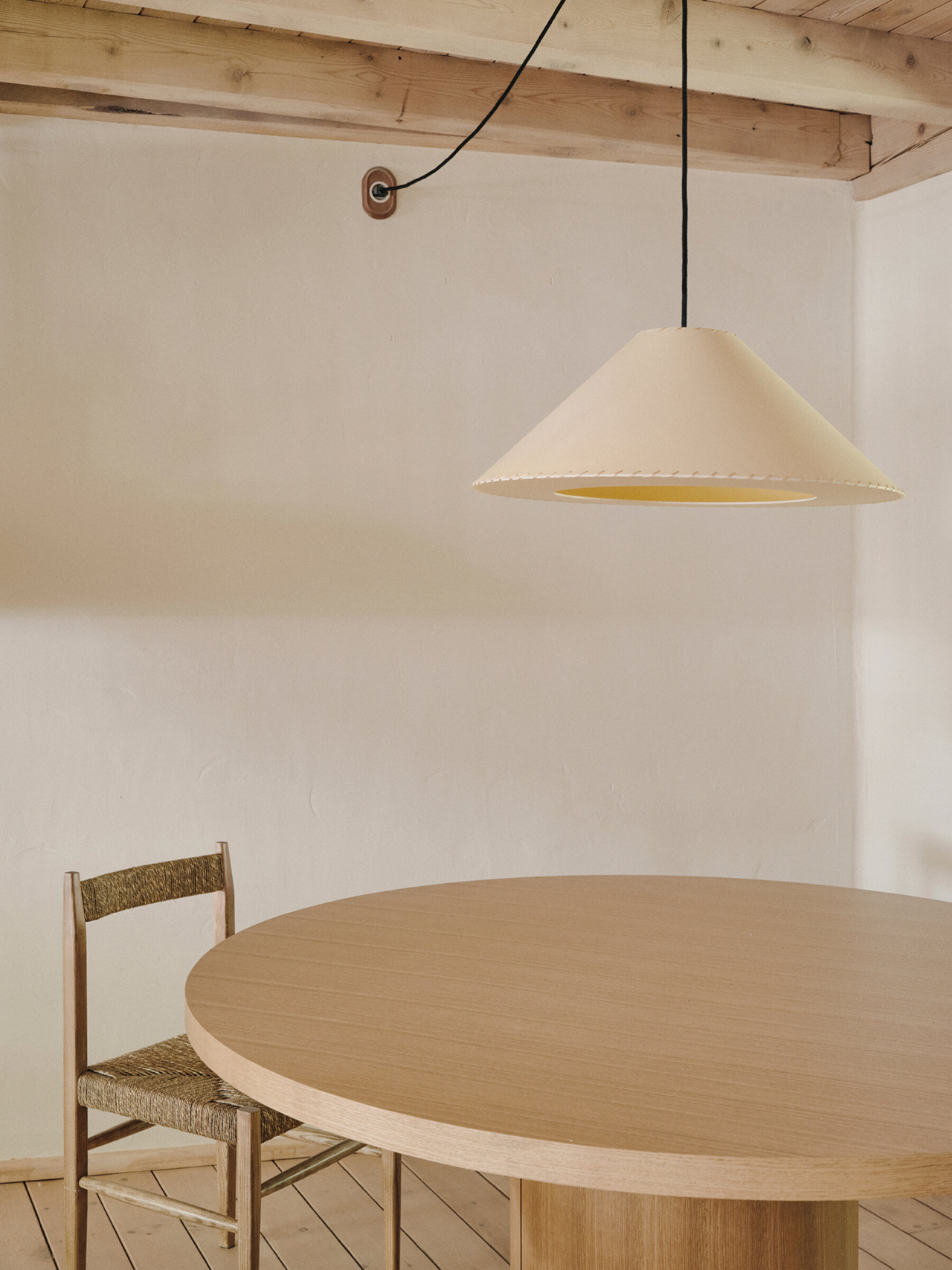 CasaGaros-Maximale-DavidZarzoso-2024-Conicas-planas-x2400