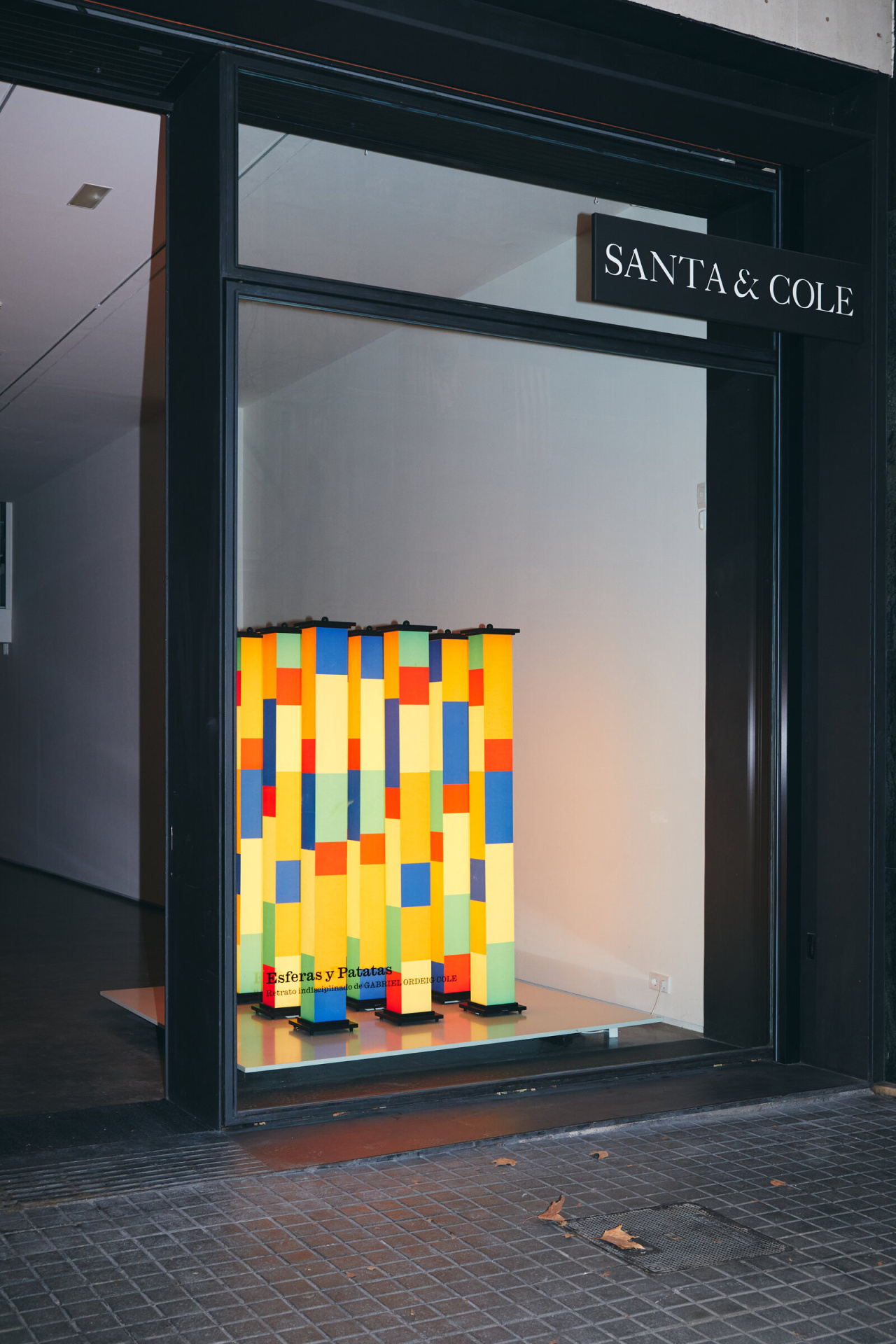 Inauguracion-Gabriel-Ordeig-Esferas-y-Patatas-Galeria-Santa-Cole-MarionaCalatea-2025-22-x2400