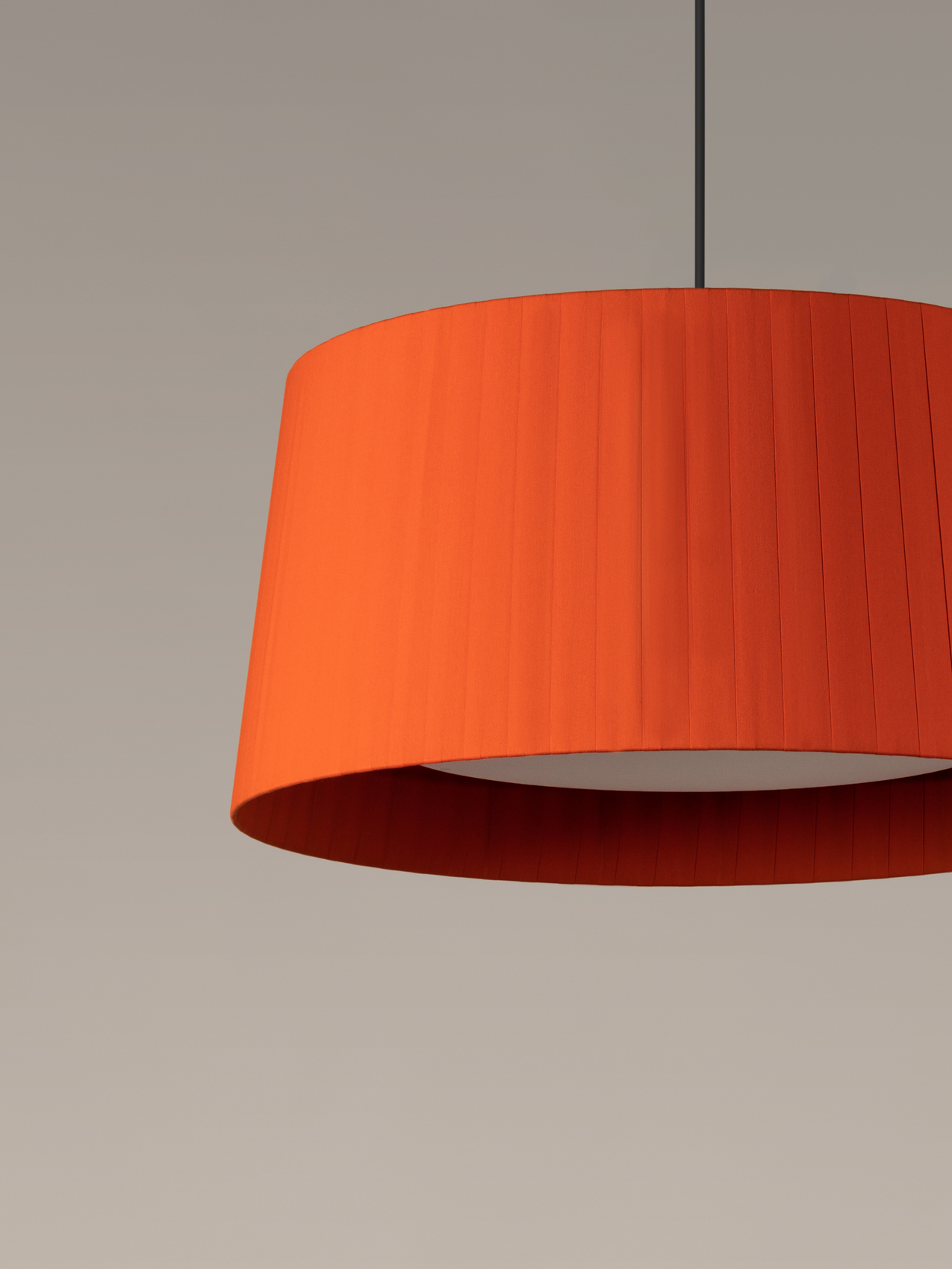 lampara_de_suspension_GT5_pantalla_cinta_rojo_ambar_GT515-O1-O1-O1.jpg