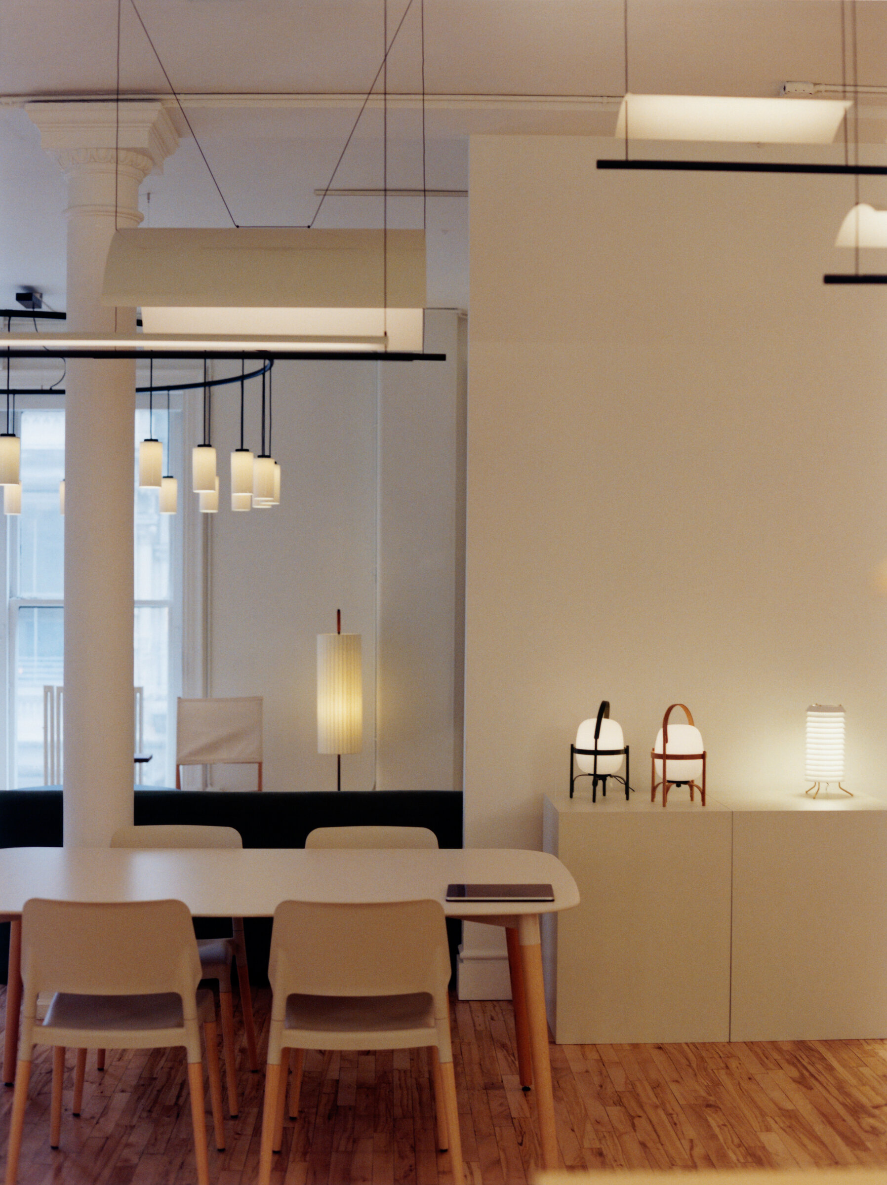 Galeria-SantaCole-NY-Pia-Riverola-2024-Analogica-Belloch-Cestita-x2400