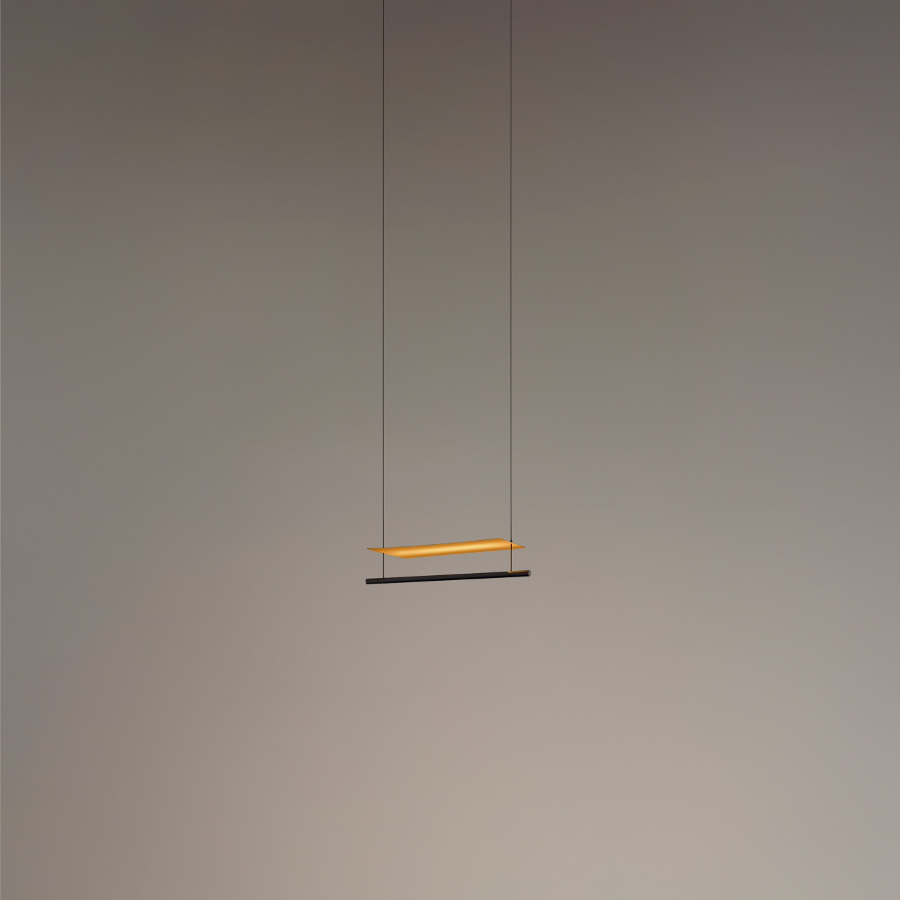 Lamina-Dorada-45-pendant-on-R25-x2400.jpg