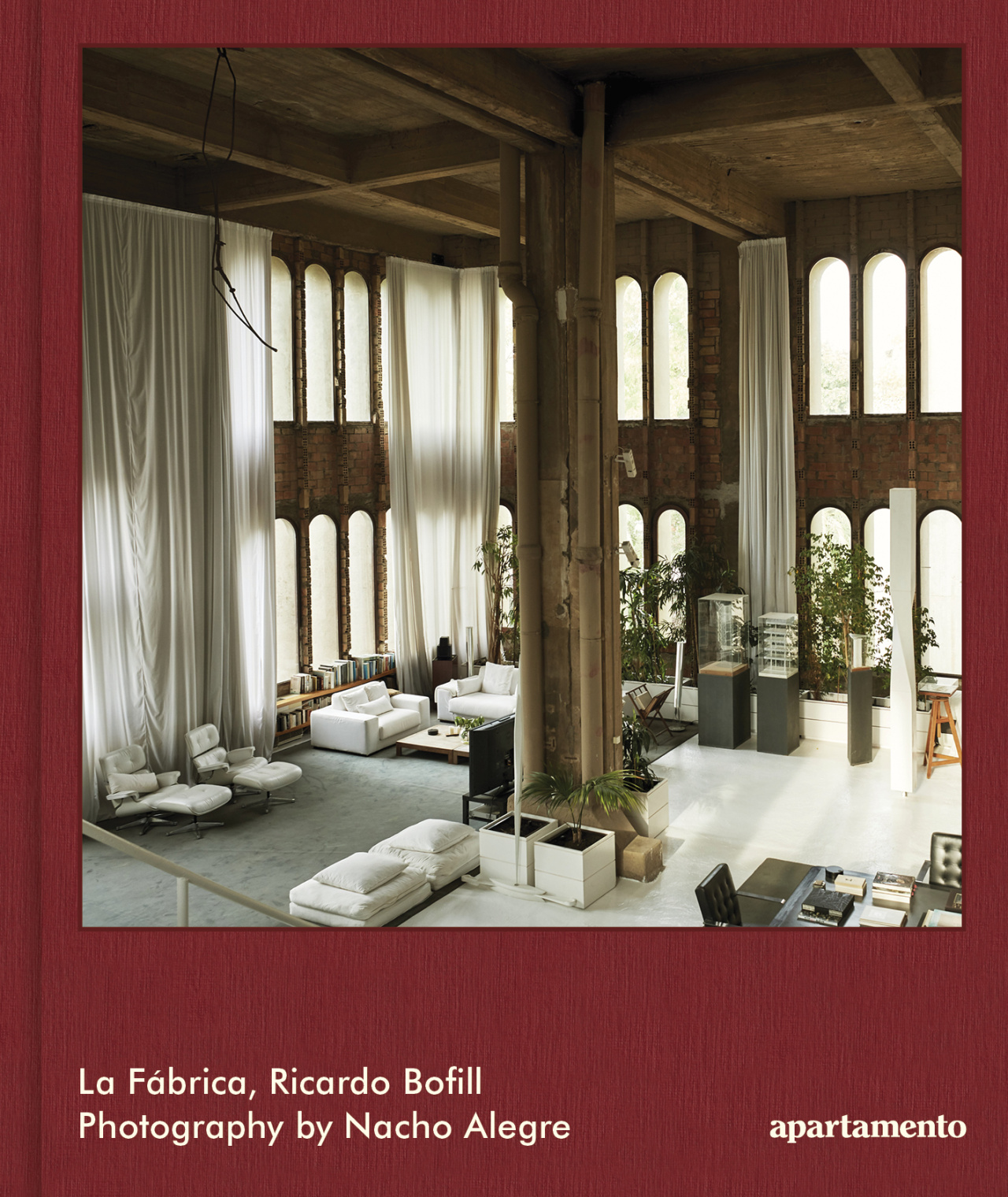cover-la-fabrica-ricardo-bofill-apartamento-magazine253.jpg