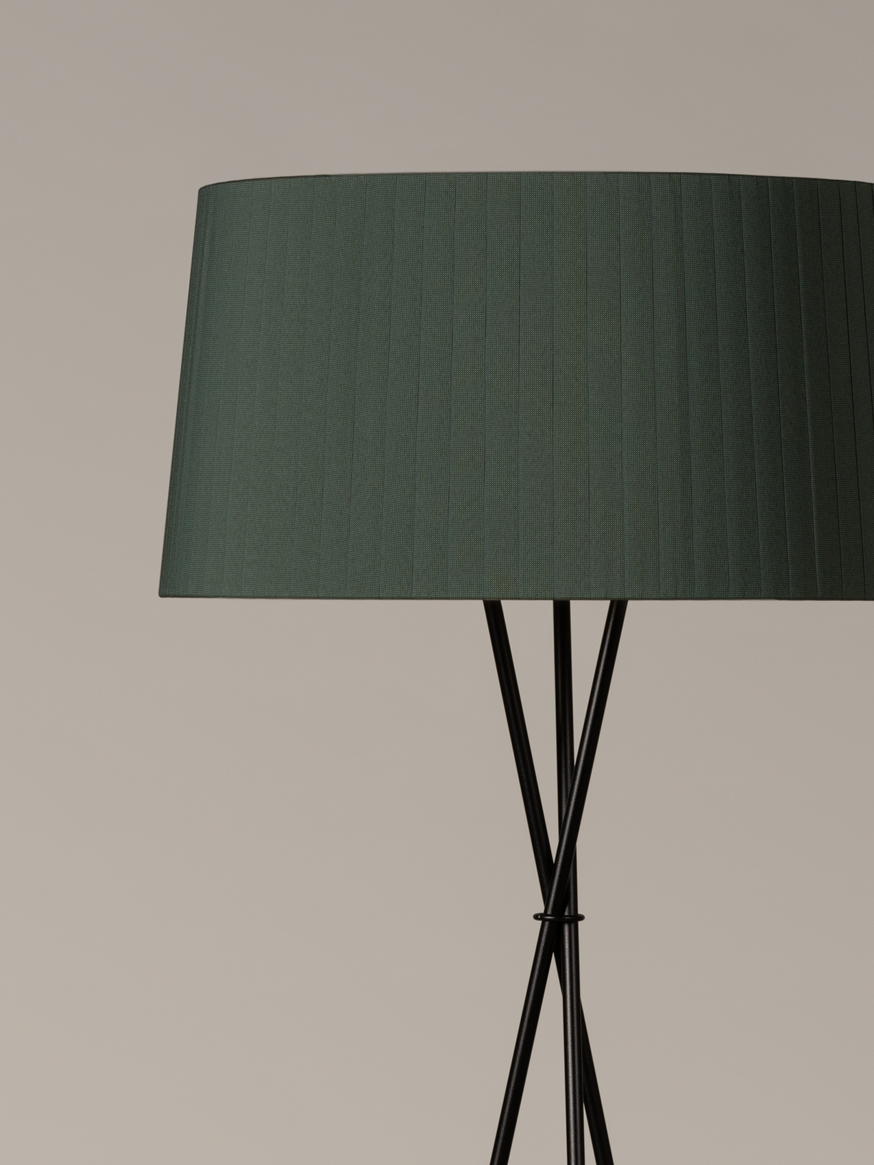 lampara_de_pie_Tripode_G5_pantalla_cinta_verde_raw_color_TG5P9-O1-O1.jpg