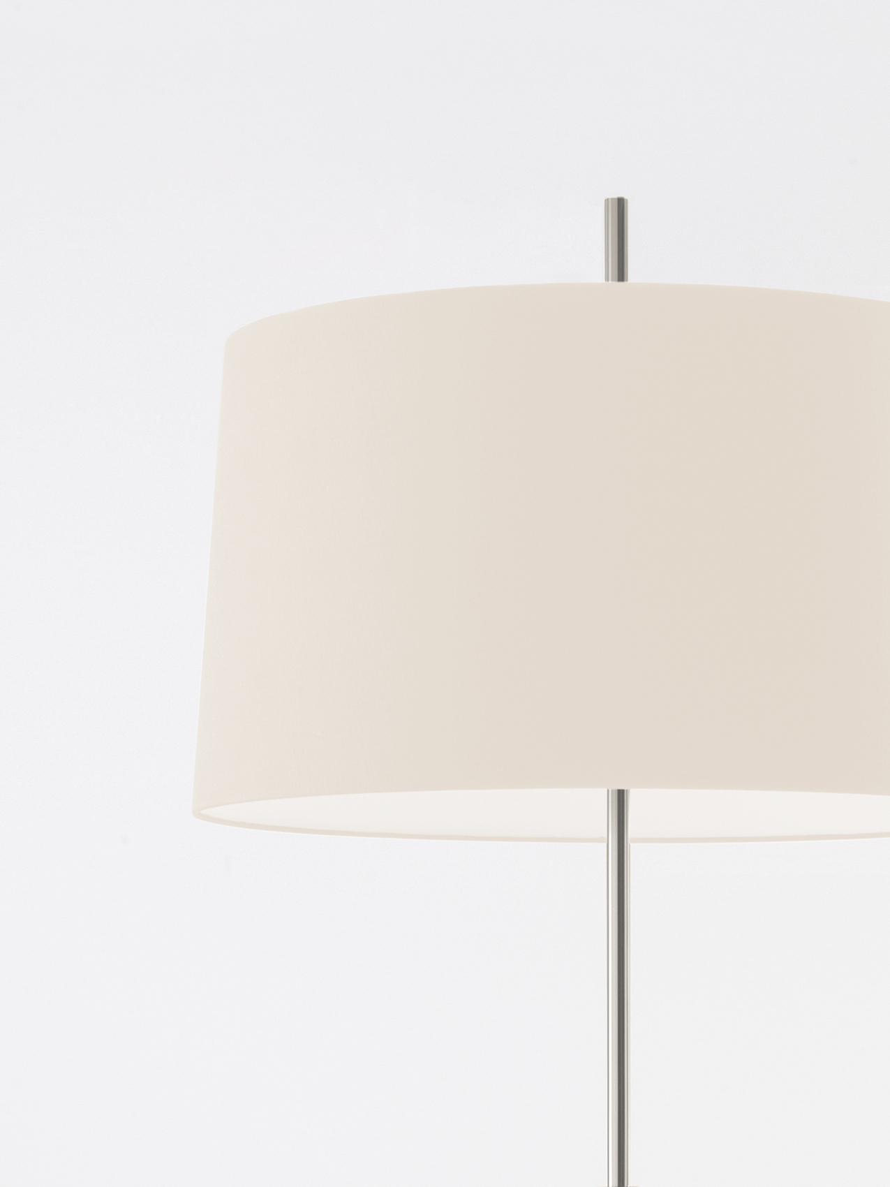 lampara_de_pie_diana_pantalla_lino_blanco_DIAM8-O1-O1-O1-O1.jpg