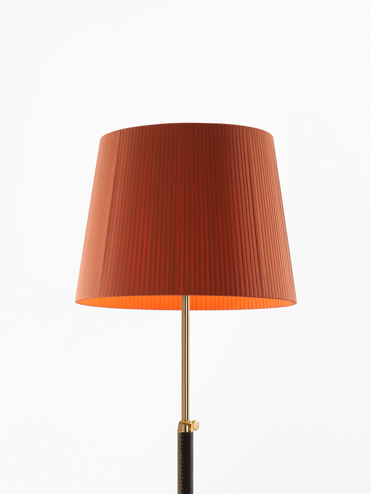 lampara_de_pie_pie_de_salon_G3_pantalla_cinta_teja_raw_color_PG307-O1-O1-O1.jpg