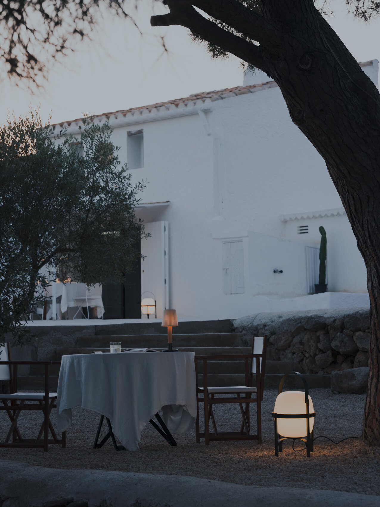 Cesta-Exterior-Basica-Minima-Bateria-santa-cole-jara-varela-mas-del-pi-2022-20-x1700