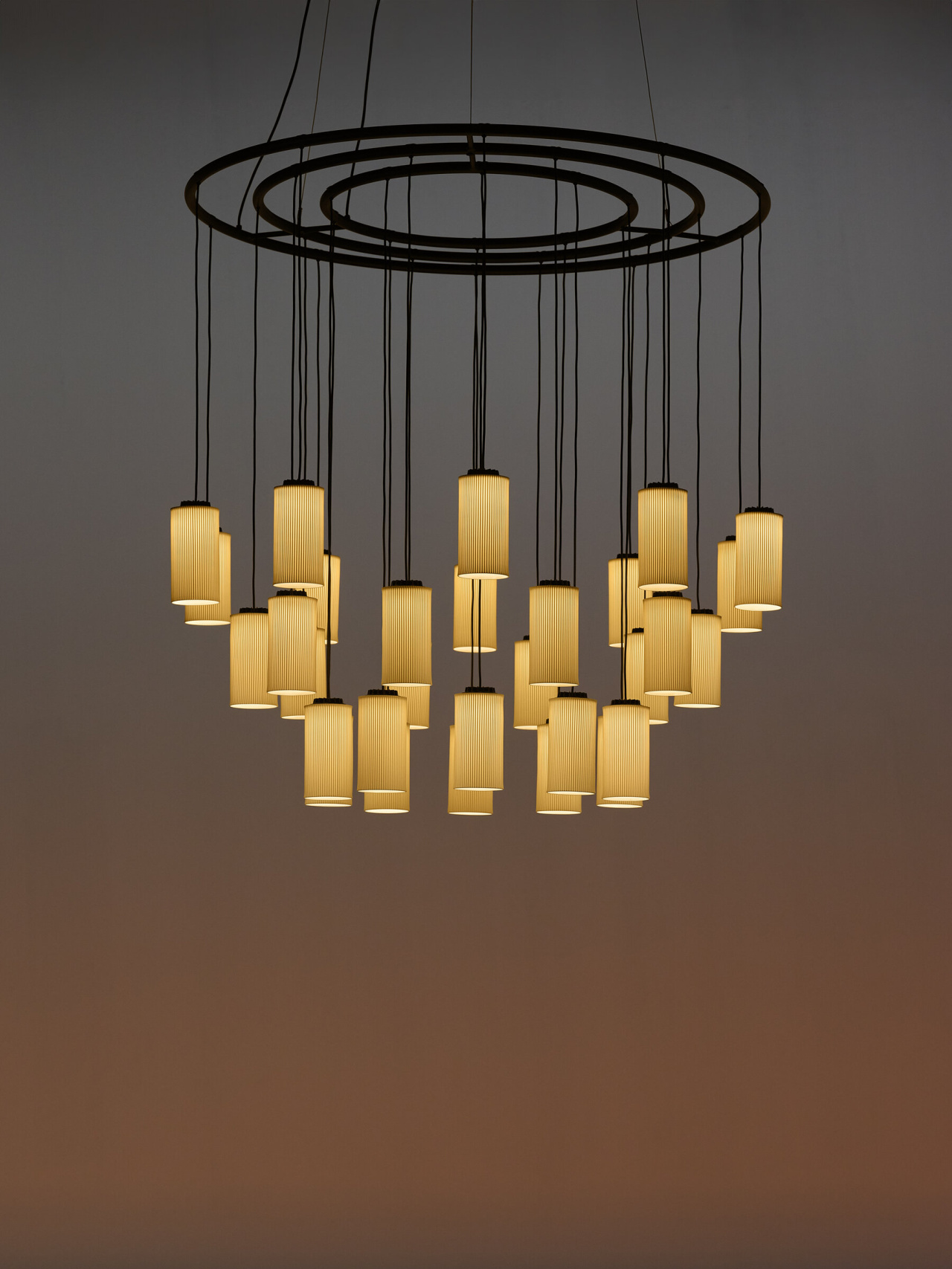 Cirio-Chandelier-jaravarela-santacole-2025-0744-RET-x2400.jpg
