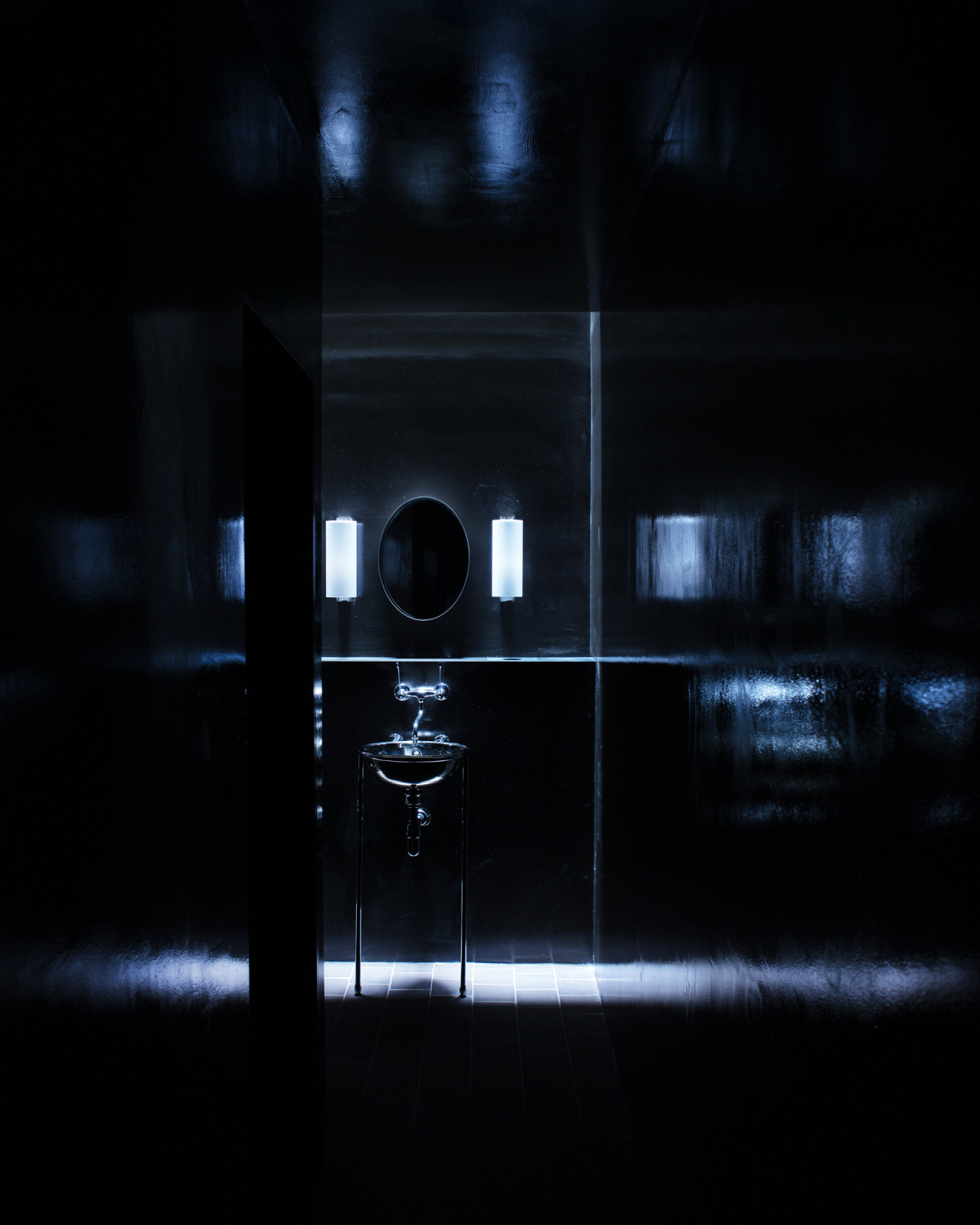 Dr-Karen-Doherty-Clinic-London-Max-Radford-2025-Edward-Rollit-Shot-13-TMM-METALICO-x2400