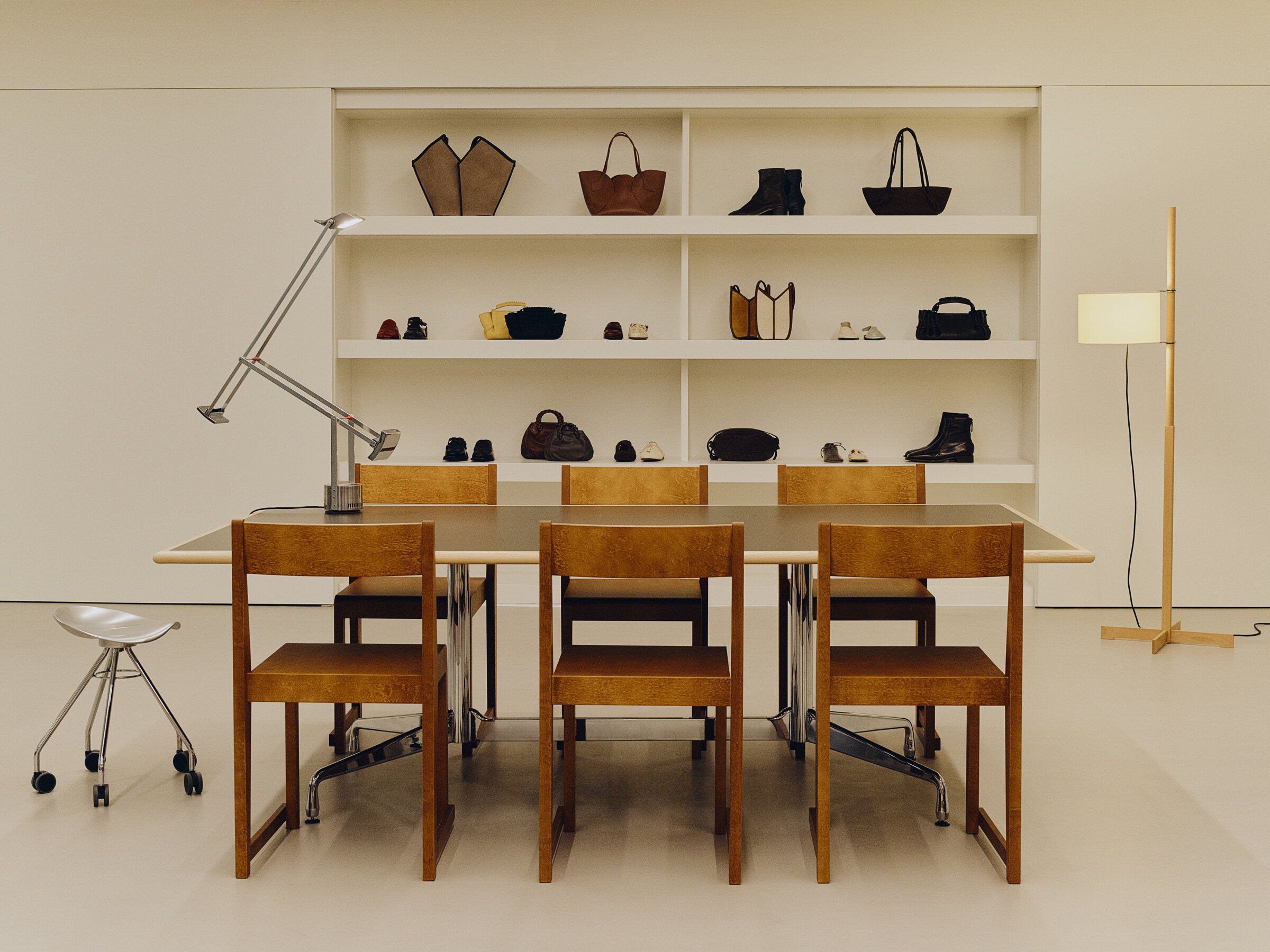 HEREU-Office-Fuera-Fos-2025-Pablo-de-Pastors-TMM-x2400