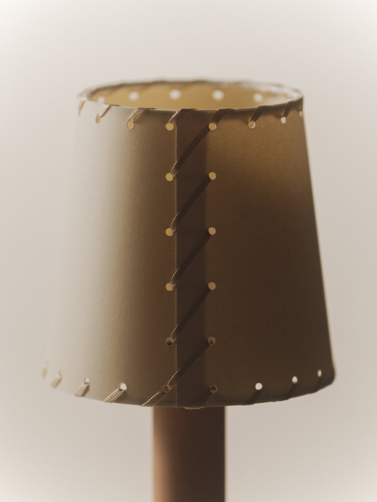 Basica-Minima-Bateria-cartulina-Enric-Badrinas-2024-DET-2185-x2400.jpg