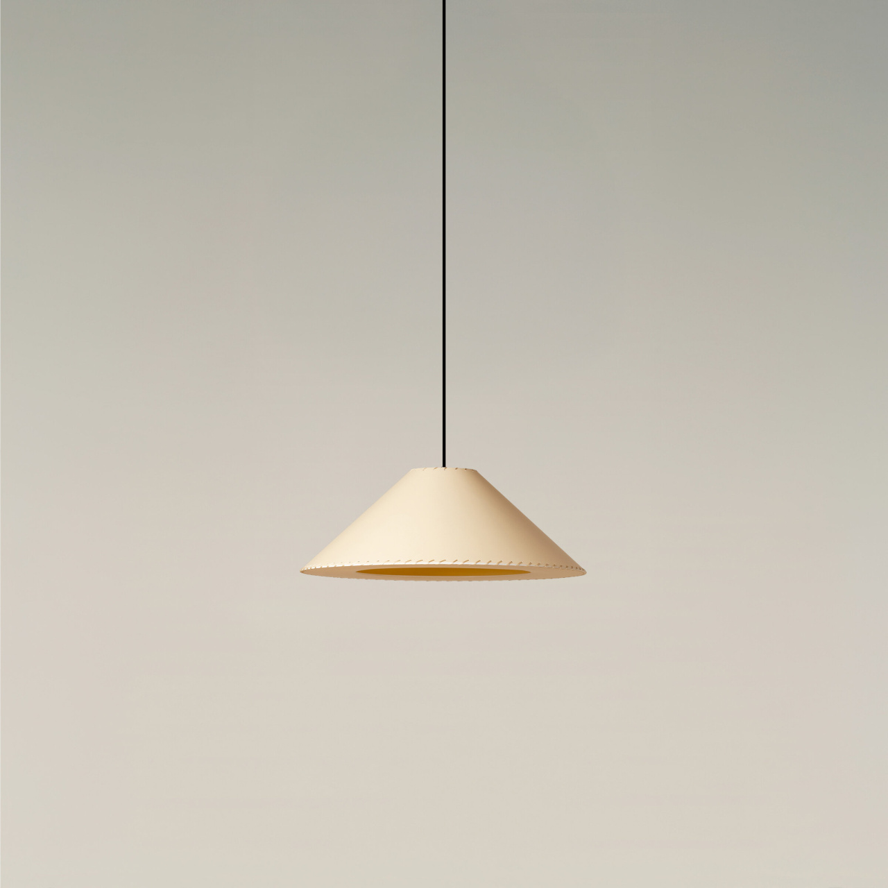 Sisisi-Conicas-Planas-MT5-beige-OFF-EnricBadrinas-2022-MT5PA01-03-04-R25-x2400.jpg