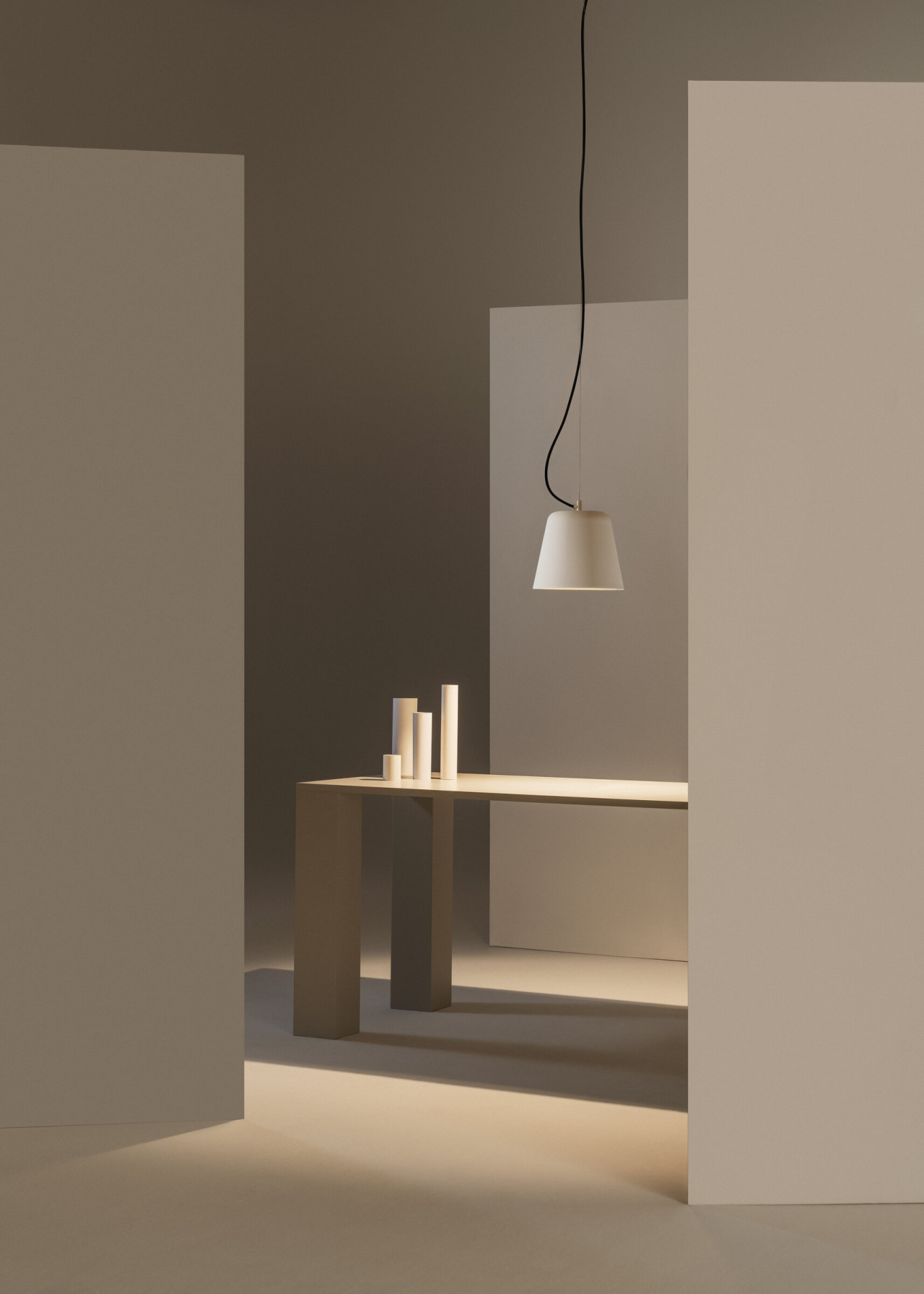 Vaso-blanco-SantaCole-Enric-Badrinas-2022-03-x2400.jpg
