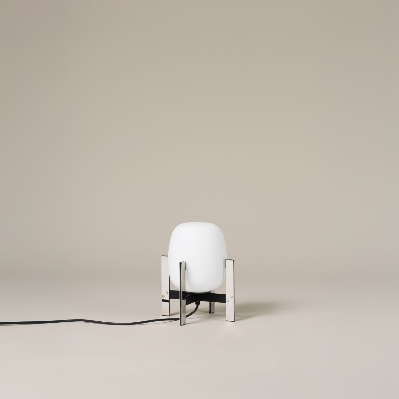 Cestia-Metalica-OFF-CESTE01-v1-R25-x2400.jpg