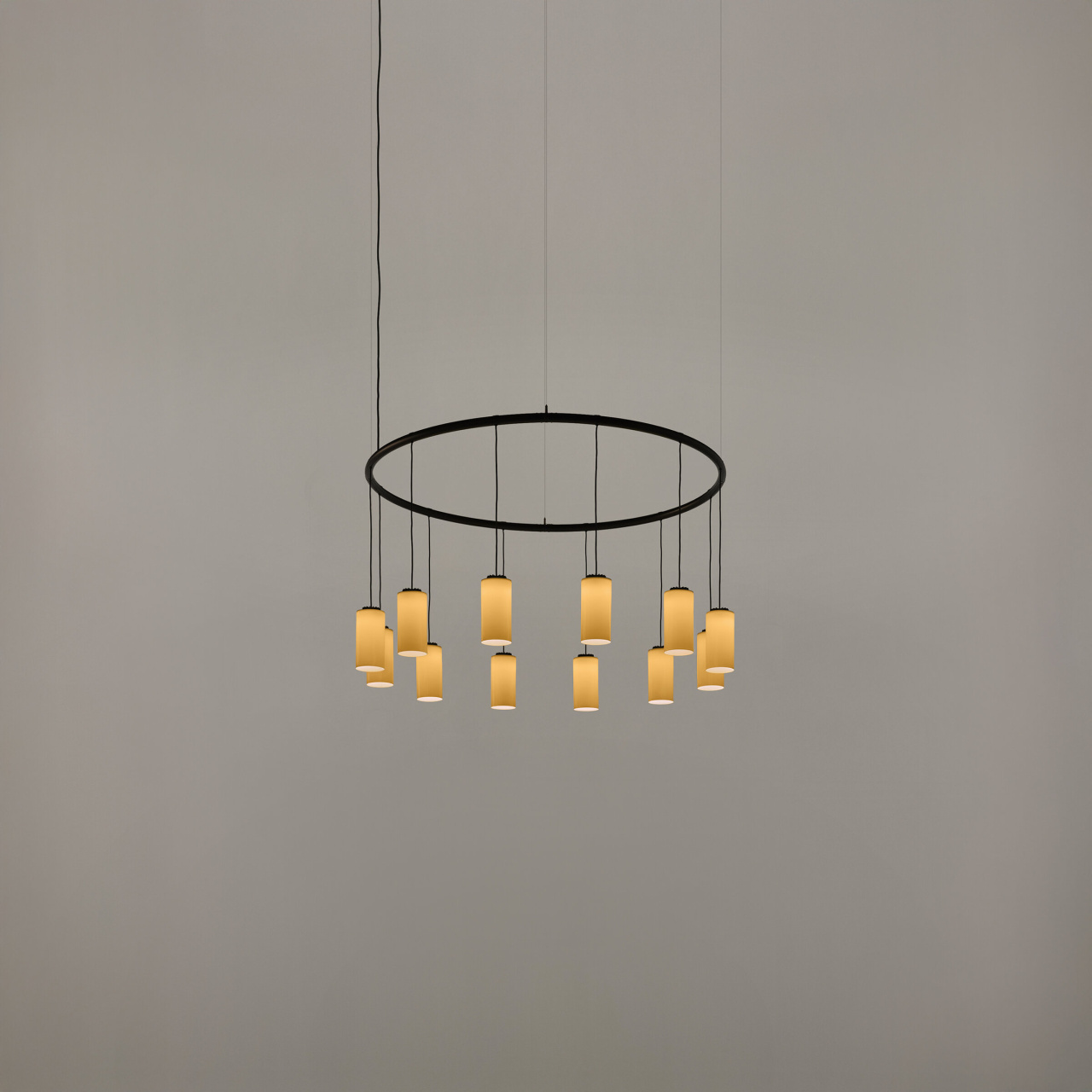 Cirio-Circular-S-Porcelana-ON-R25-x2400.jpg