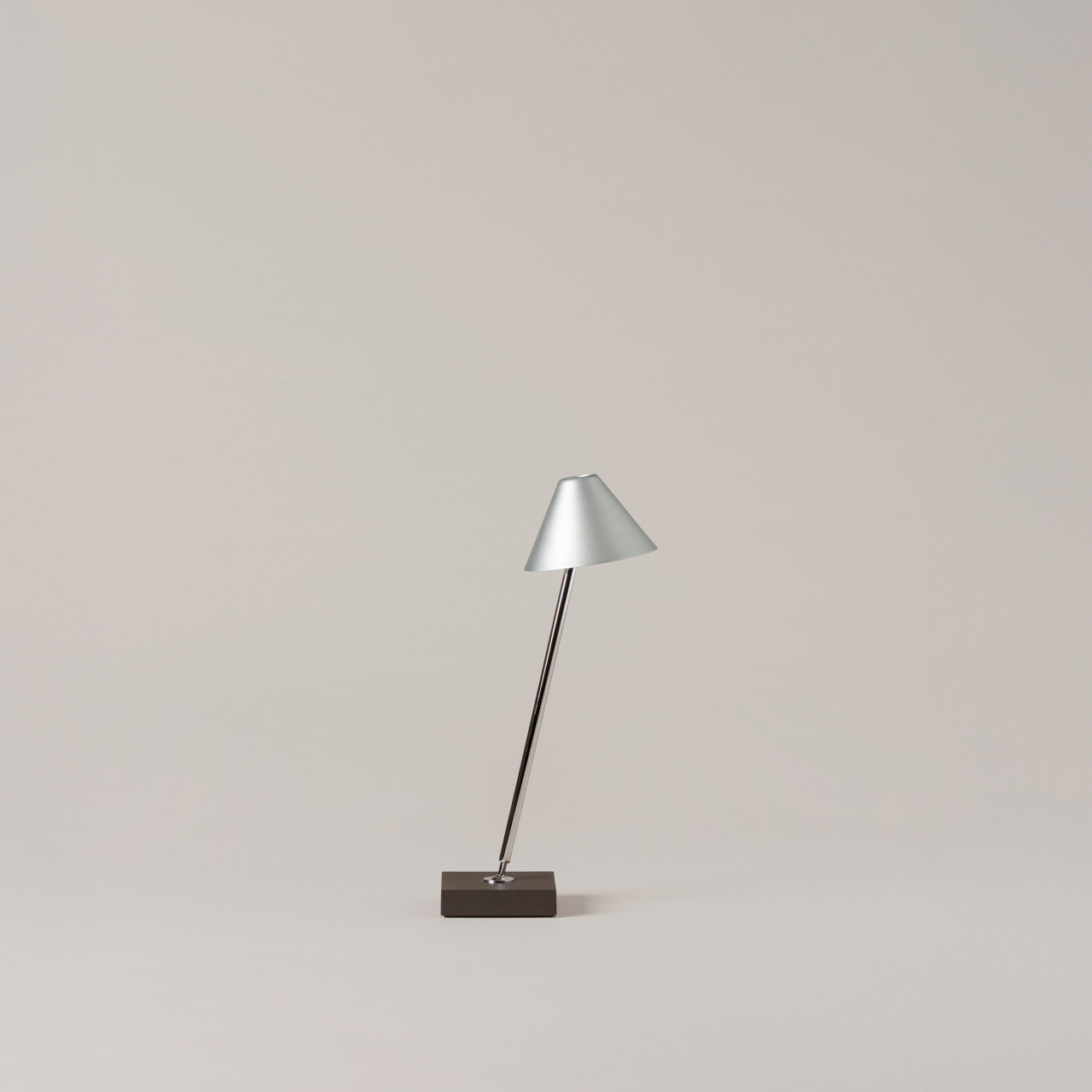 Gira-Mini-Aluiminio-OFF-EnricBadrinas-2025-GIRTA01-R25-SKU-x2400.jpg