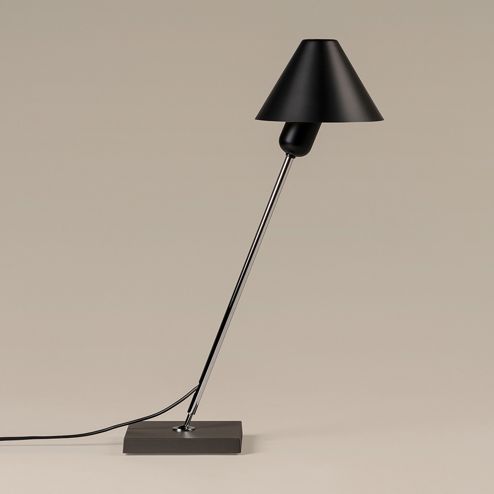 Black anodized aluminum