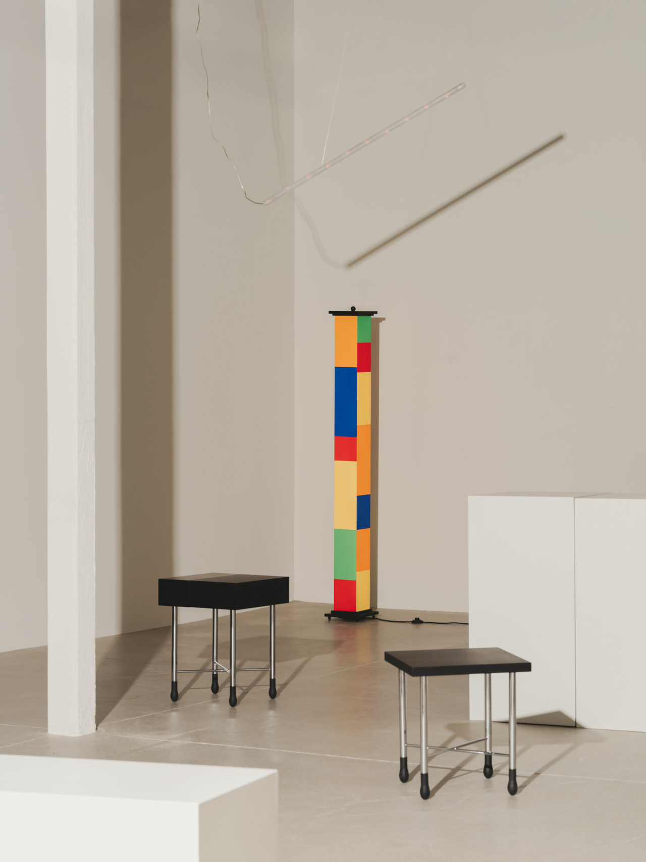 La-Bella-Durmiente-Mesita-GO-Santa-Cole-Euroluce-Enric-Badrinas-2025-2402421-x2400.jpg