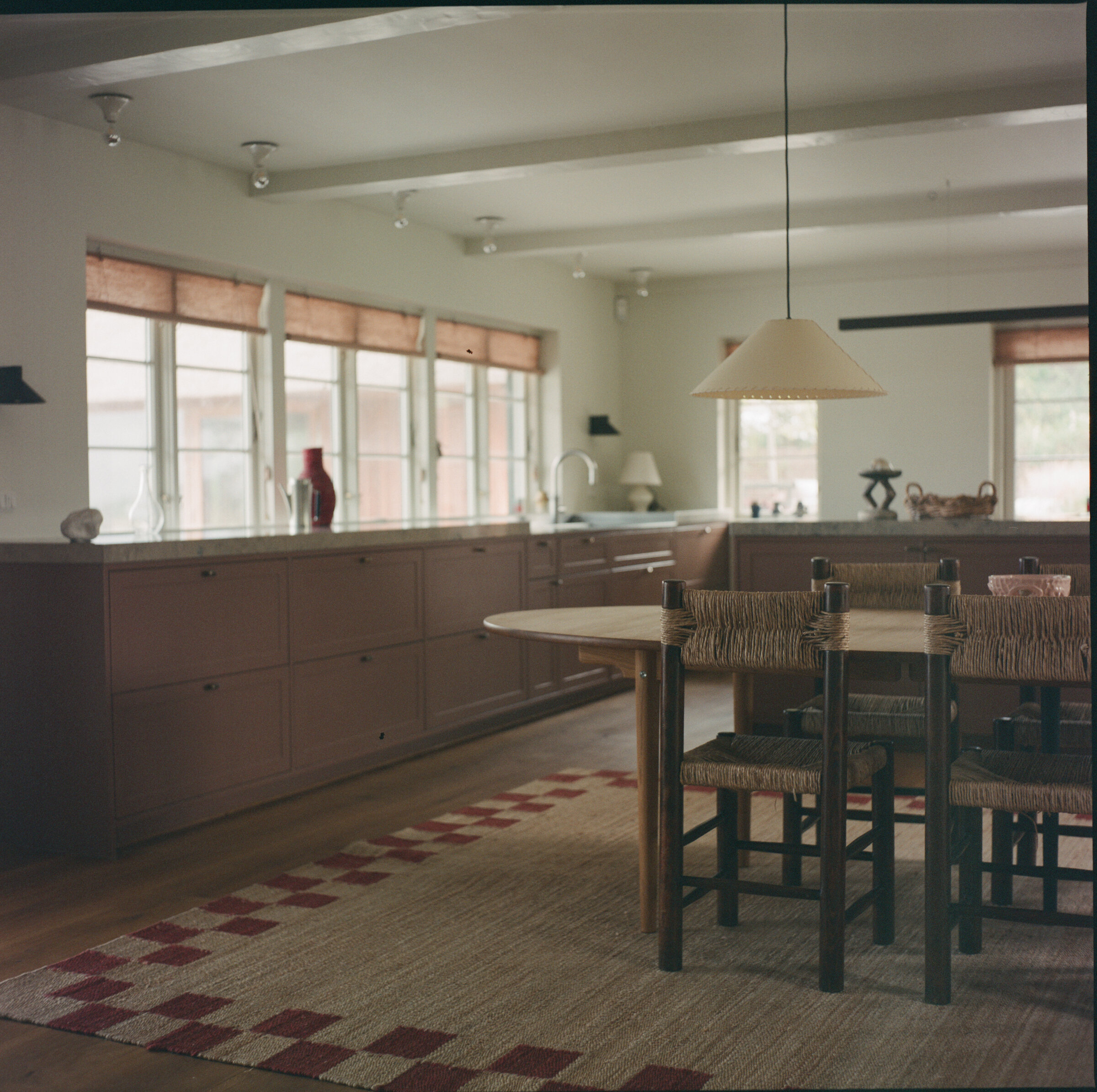 1962-Nathali-Schwer-2024-Enok-Holsegaard-1962-000085350004-SISISI-CONICAS-PLANAS-x2400