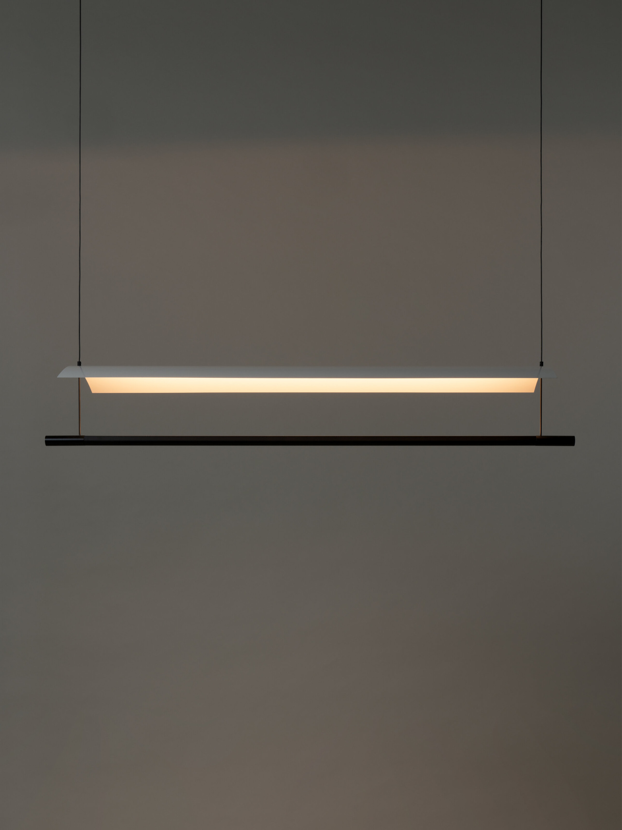 Lamina85-ON-suspension-EnricBadrinas-SantaCole-02-x2400.jpg