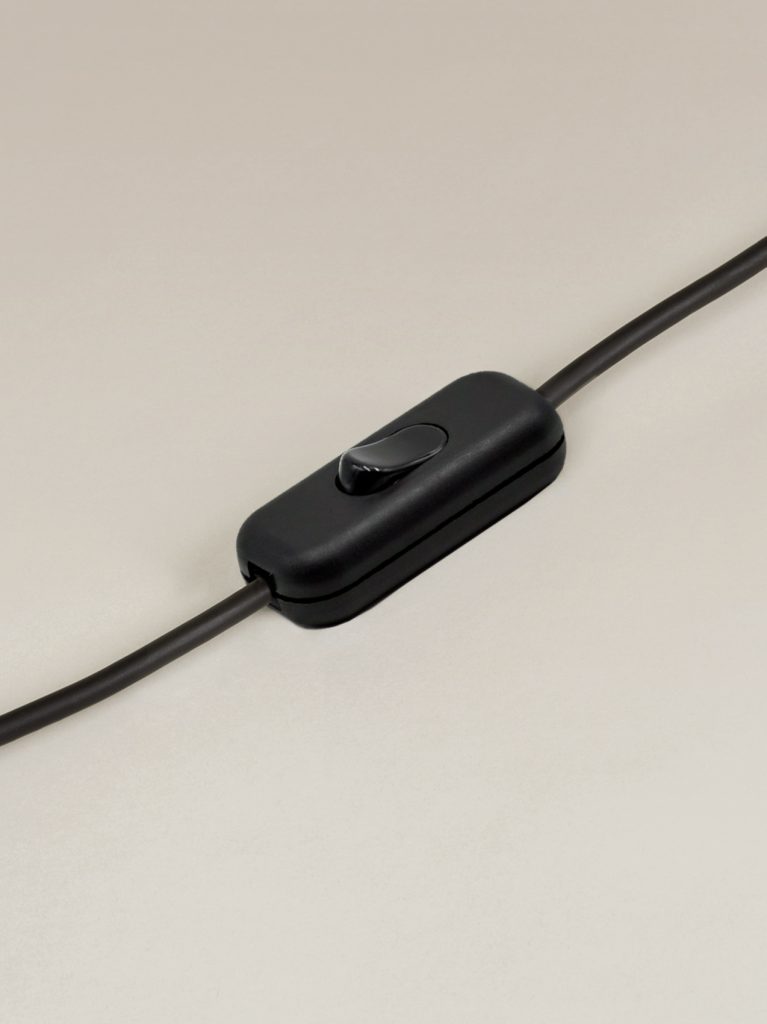 INTERRUPTOR_DE_MANO_NEGRO_6STD19-O1-767x1024
