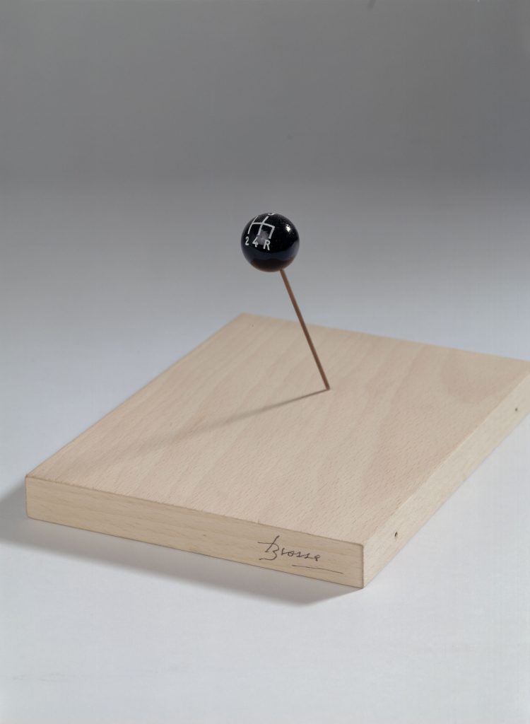 S-00276-8-5x23-5x18-8-Objecte-mutant-fundacio-joan-brossa-750x1024