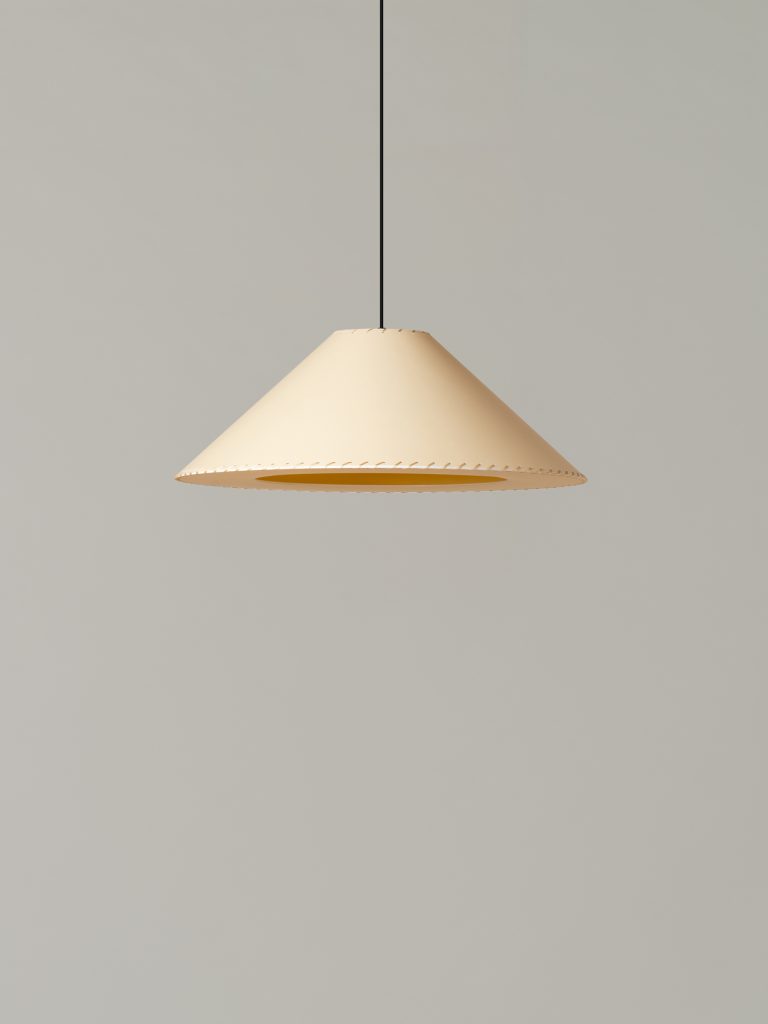 Sisisi_Conica_Plana_MT5_beige_OFF_SantaCole_EnricBadrinas_2022-O1-768x1024