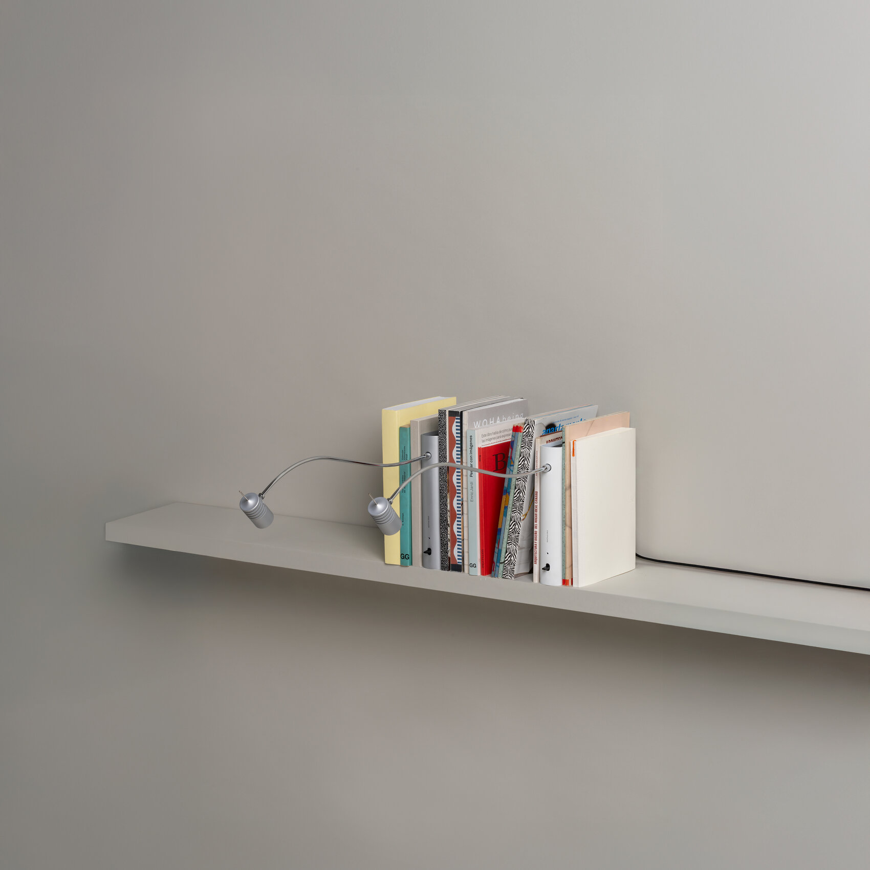 BibLuz-gris-blanca-OFFL-SantaCole-EnricBadrinas-2024-RET-R25-x2400.jpg
