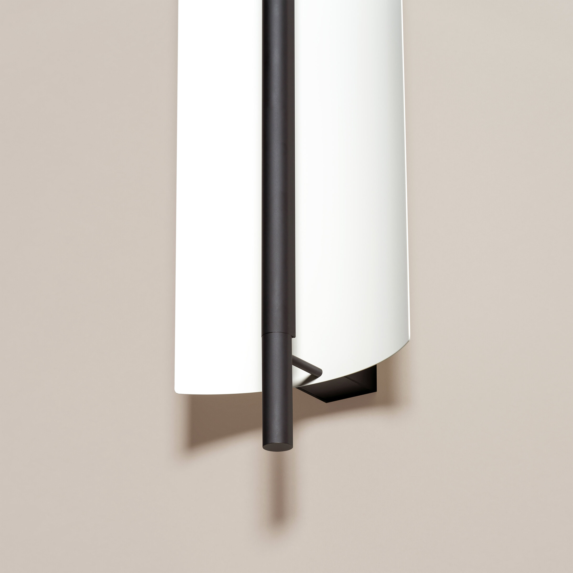 Lamina45-aplique-detalle-OFF-EnricBadrinas-SantaCole-2022-R26-x2400.jpg
