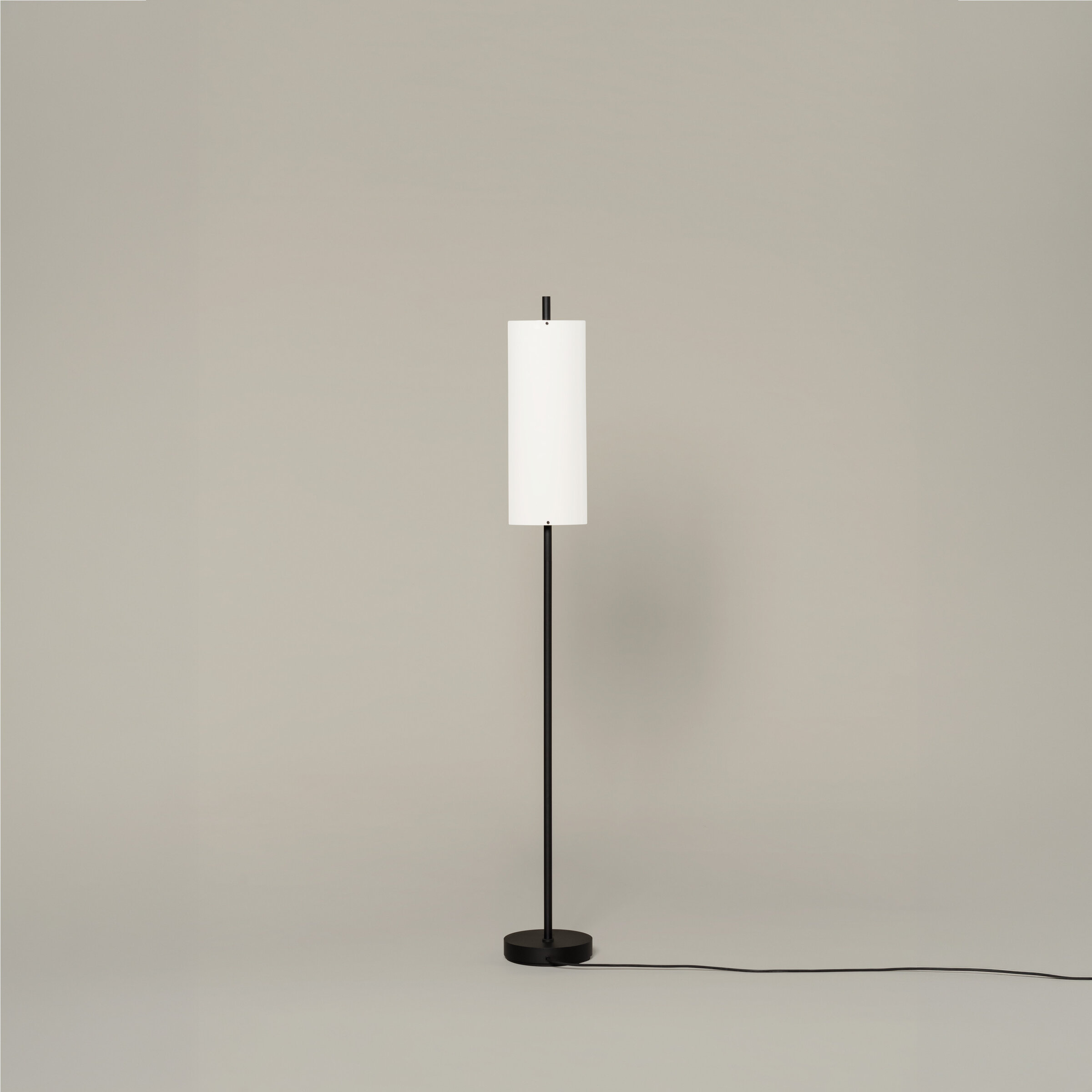 Lamina45-pie-OFF-EnricBadrinas-SantaCole-2022-02-RET-R26-x2400.jpg