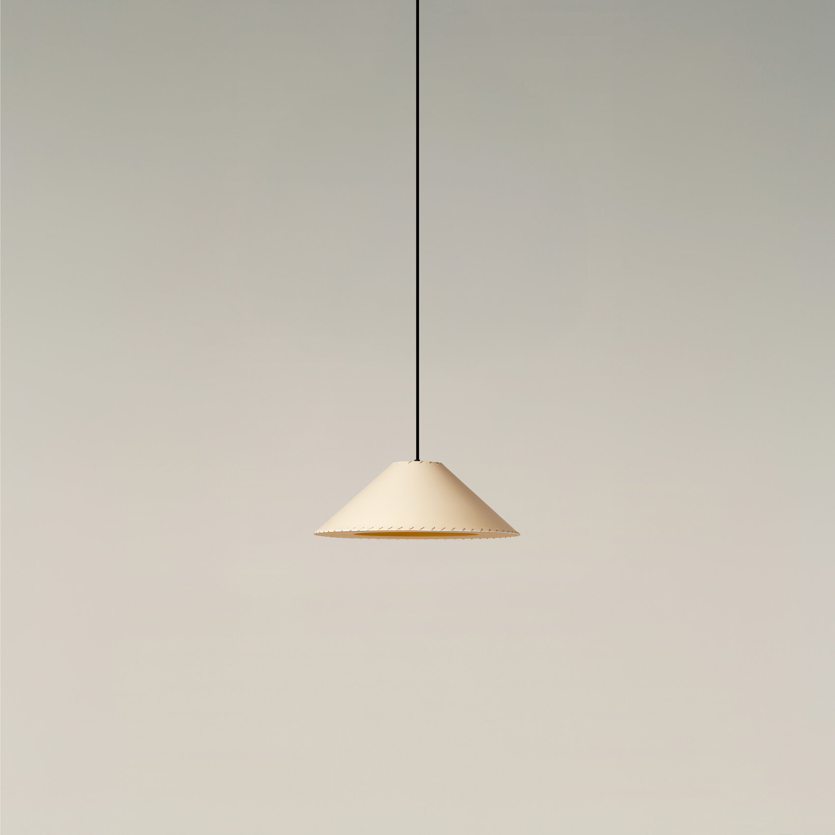 Sisisi-Conicas-Planas-MT4-beige-OFF-EnricBadrinas-2022-MT401-03-04-R25-x2400.jpg