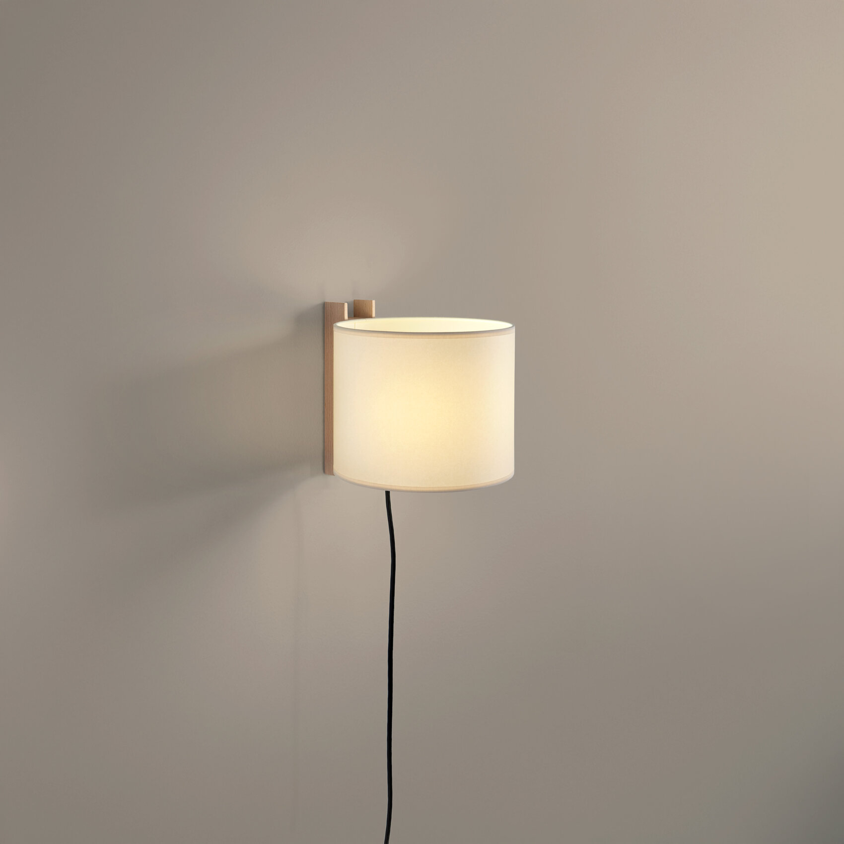 TMM corto, Wall Lamps — Santa & Cole
