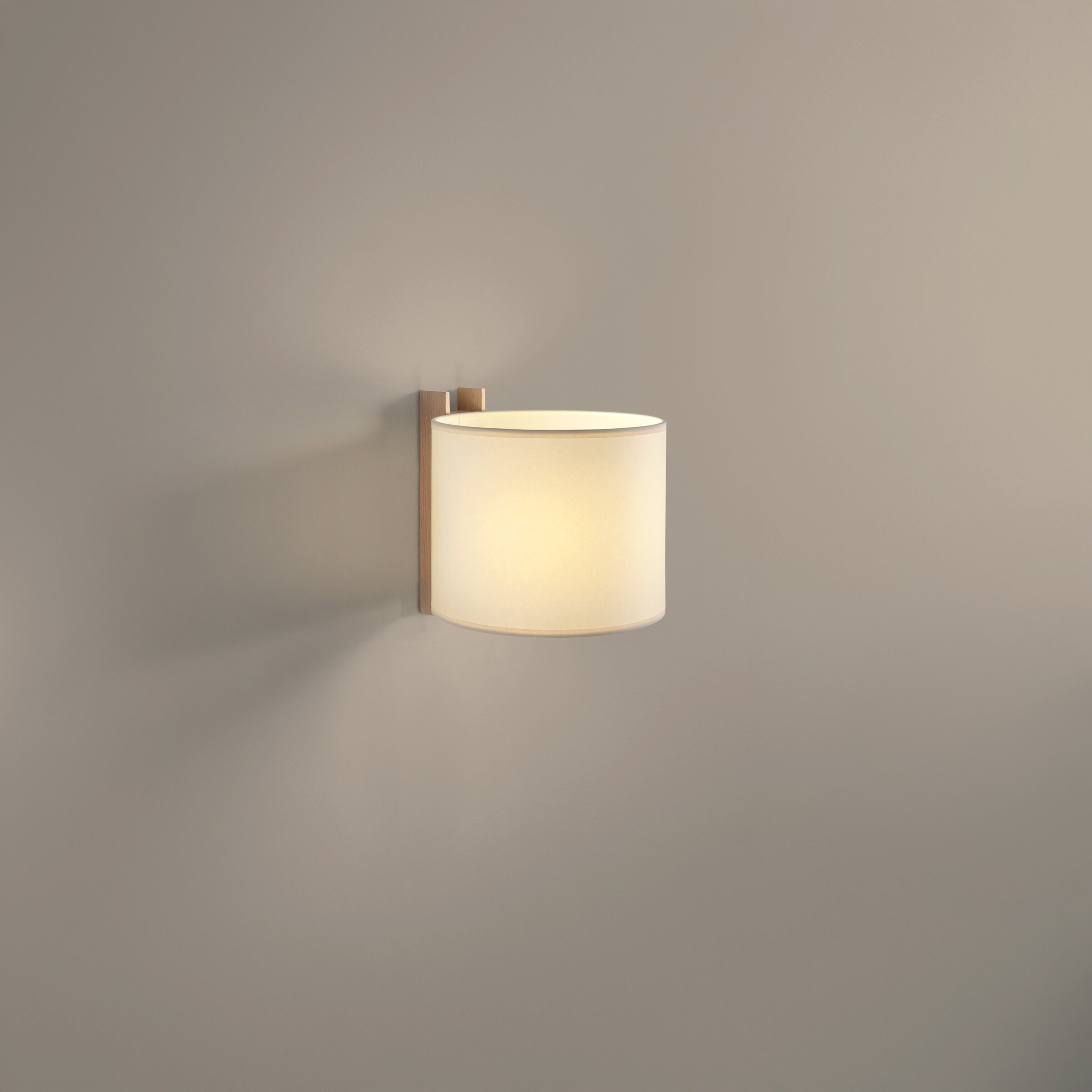 TMM-aplique-beige-haya-pared-ON-TMMWA02-R25-x2400.jpg