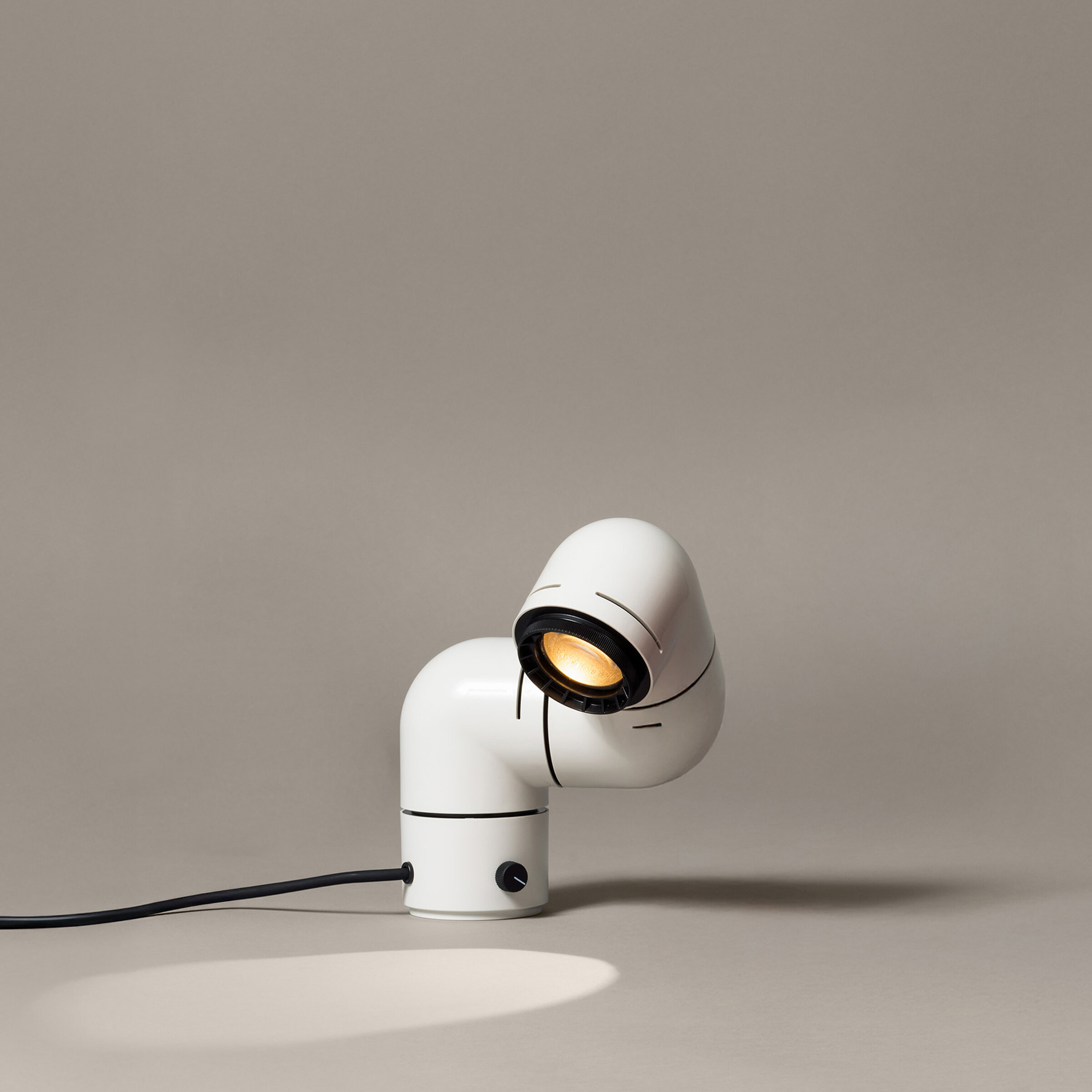 Tatu – Table Lamps at Santa & Cole