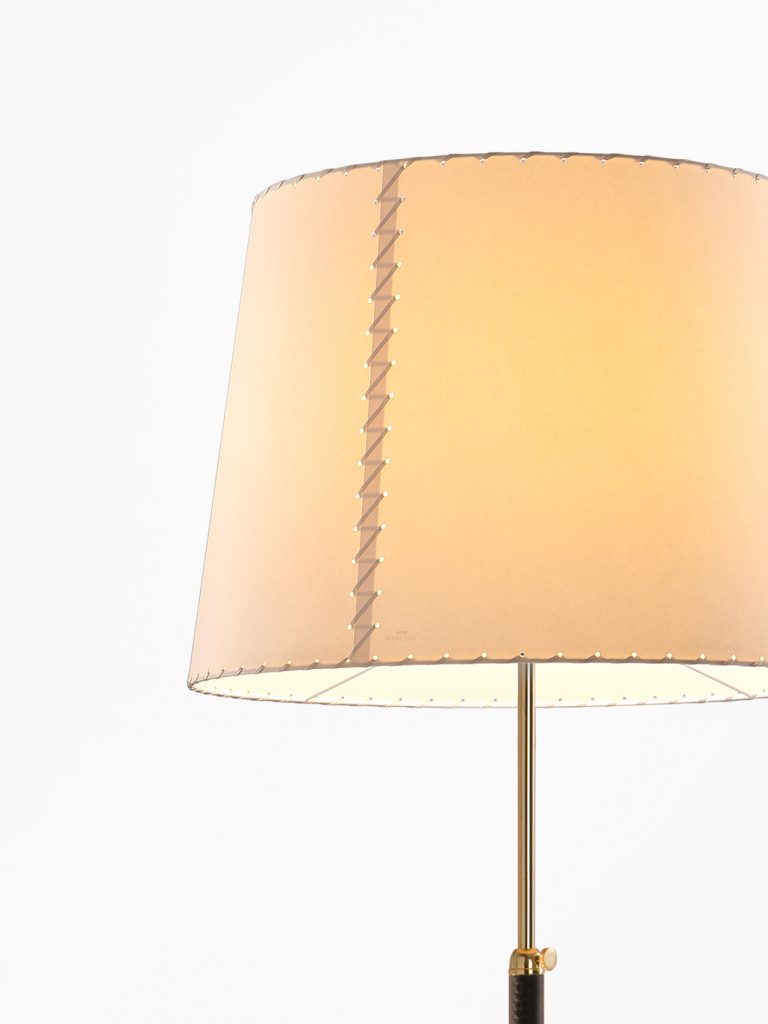 lampara_de_pie_pie_de_salon_G1_pantalla_cartulina_beige_PG101-O1-O1-768x1024