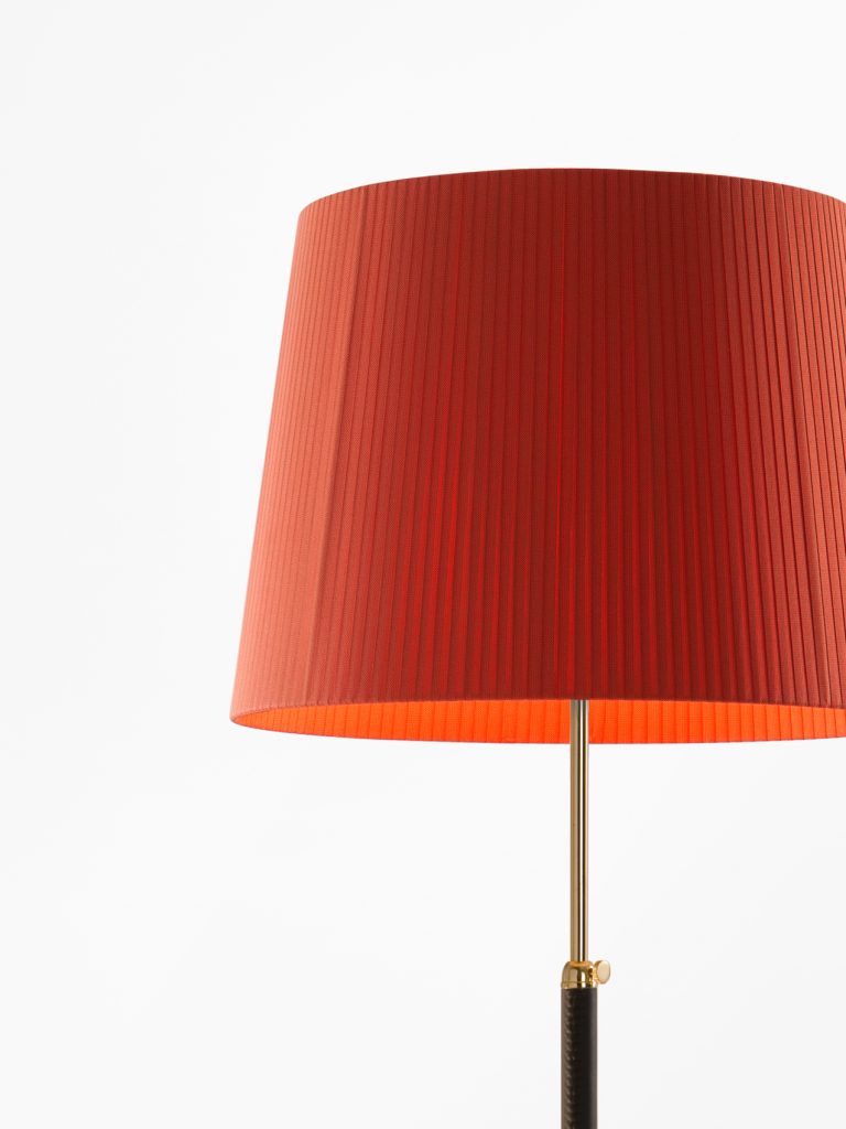 lampara_de_pie_pie_de_salon_G1_pantalla_cinta_rojo_ambar_PG105-O1-O1-768x1024