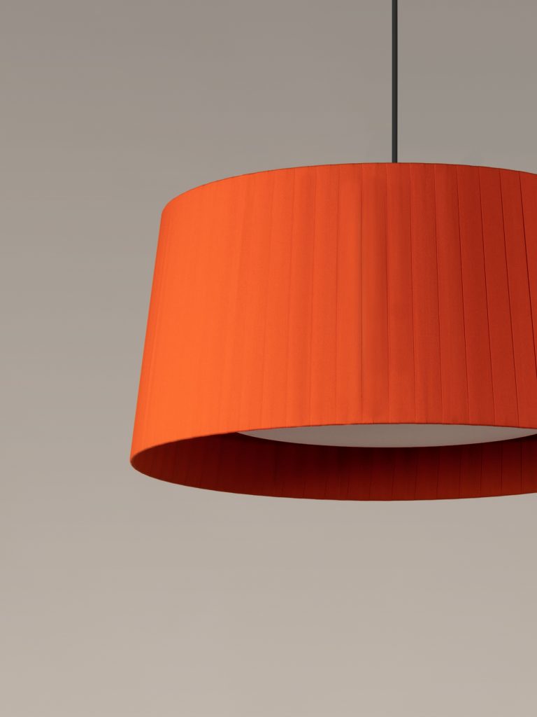lampara_de_suspension_GT5_pantalla_cinta_rojo_ambar_GT515-O1-O1-O1-768x1024