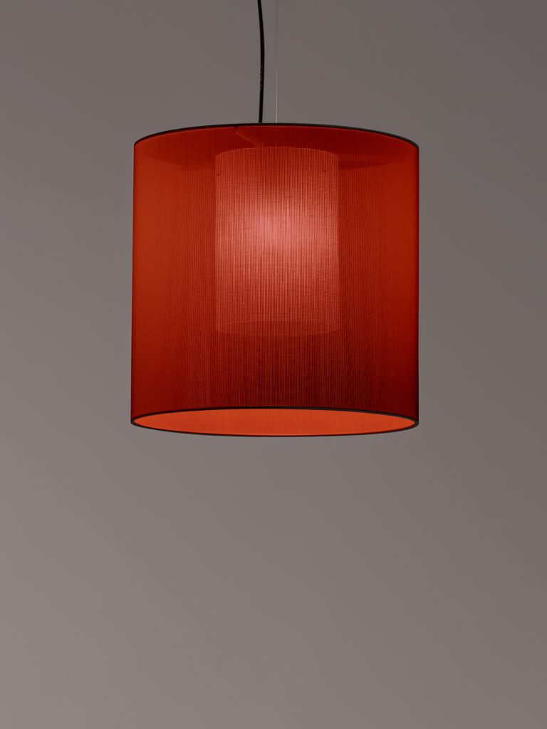 moare_pantalla_M_roja_MREM5-O1-O1-768x1024