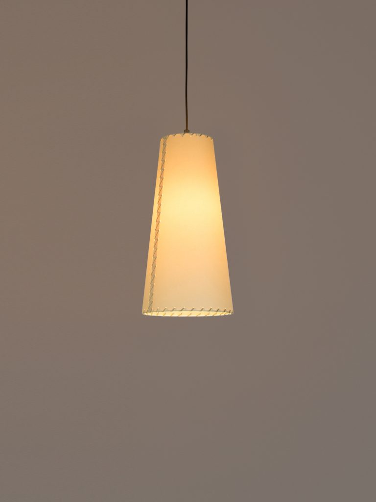 sistema_sisisi_pantalla_MT2_cartulina_beige_cosida_PMT21-O1-768x1024